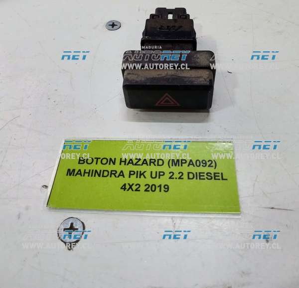 Botón Hazard (MPA092) Mahindra PIK UP 2.2 Diesel 4×2 2019