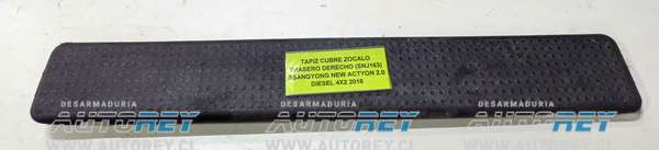 Tapiz Cubre Zocalo Trasero Derecho (SNJ163) Ssangyong New Actyon 2.0 Diesel 4×2 2016