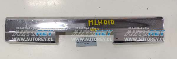 Moldura Manilla Portalon (MLH010) Mitsubishi L200 2.4 2022 4×4