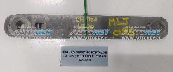 Seguro Derecho Portalon (MLJ055) Mitsubishi L200 2.5 4×4 2015