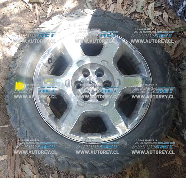 Llanta Aluminio Detalle Con Neumático 285 55 R20 (FFD101) Ford F150 Lariat 5.0 AUT 4×4 2014