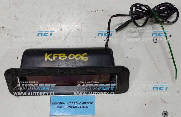 Tercera Luz Freno (KFB006) Kia Frontier 2.5 2013