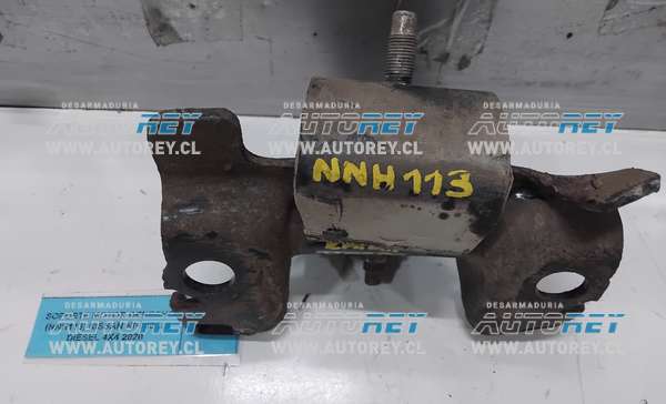 Soporte Motor Derecho (NNH113) Nissan NP300 2.3 Diésel 4×4 2020
