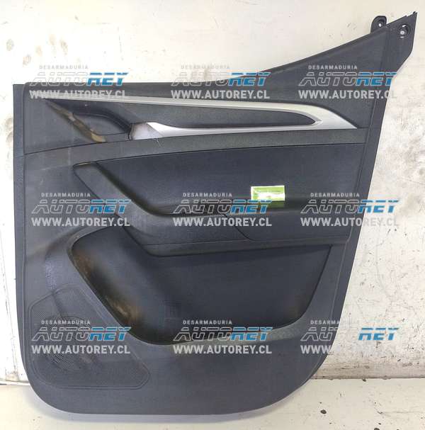 Tapiz Puerta Trasera Derecha (MTD237) Maxus T60 2.0 Diesel 4×4 2023 $25.000 + IVA (Manuel)