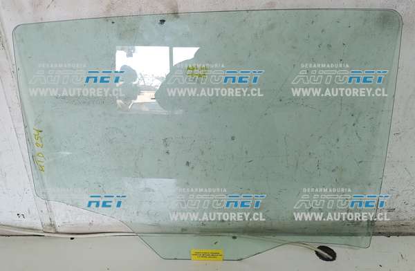 Vidrio Puerta Trasera Derecha (MTD254) Maxus T60 2.0 Diesel 4×4 2023 $40.000 + IVA (Parcela)