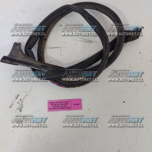 Goma Contorno Puerta Delantera Izquierda Inferior (VA1102) Volkswagen Amarok 2020 $20.000 + IVA