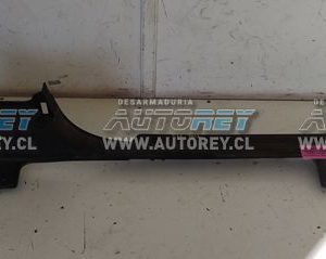 Tapiz Cubre Zócalo Delantero Izquierdo 2H0863725D (VA1002) Volkswagen Amarok 2020 $25.000 + IVA